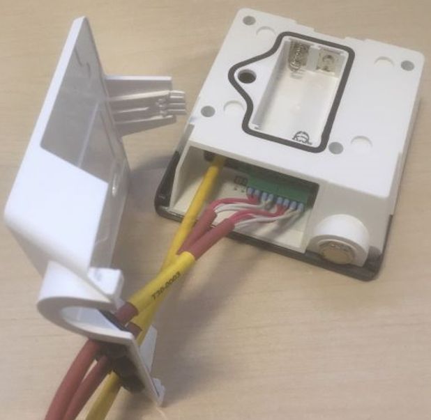T30_cable_connected
